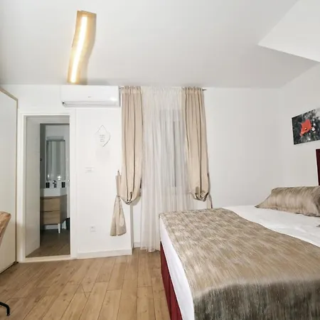Luxury Bepa سبليت